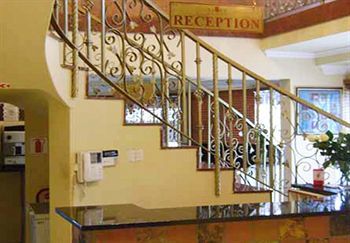 Savoy Lodge *