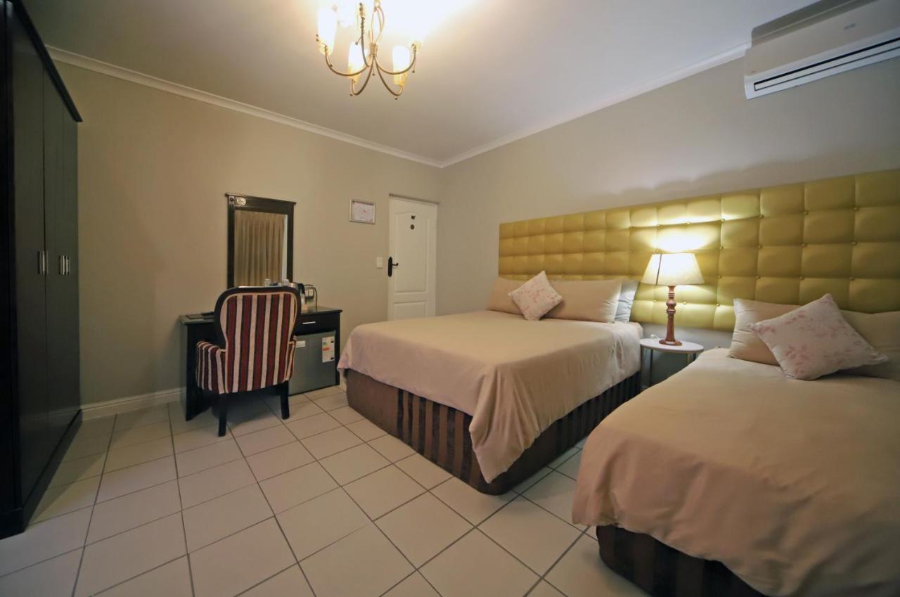 Savoy Lodge Cape Town