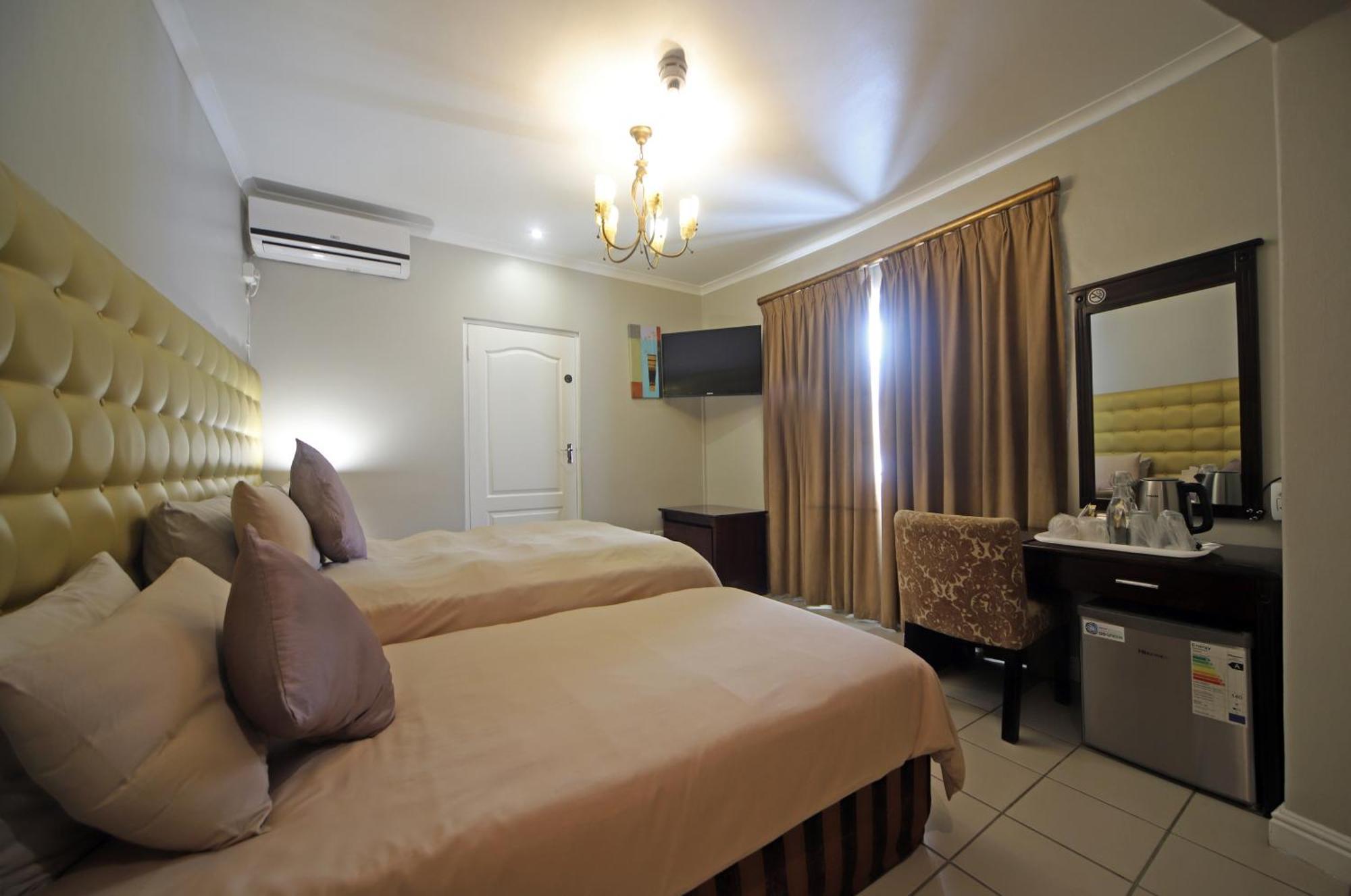 Savoy Lodge