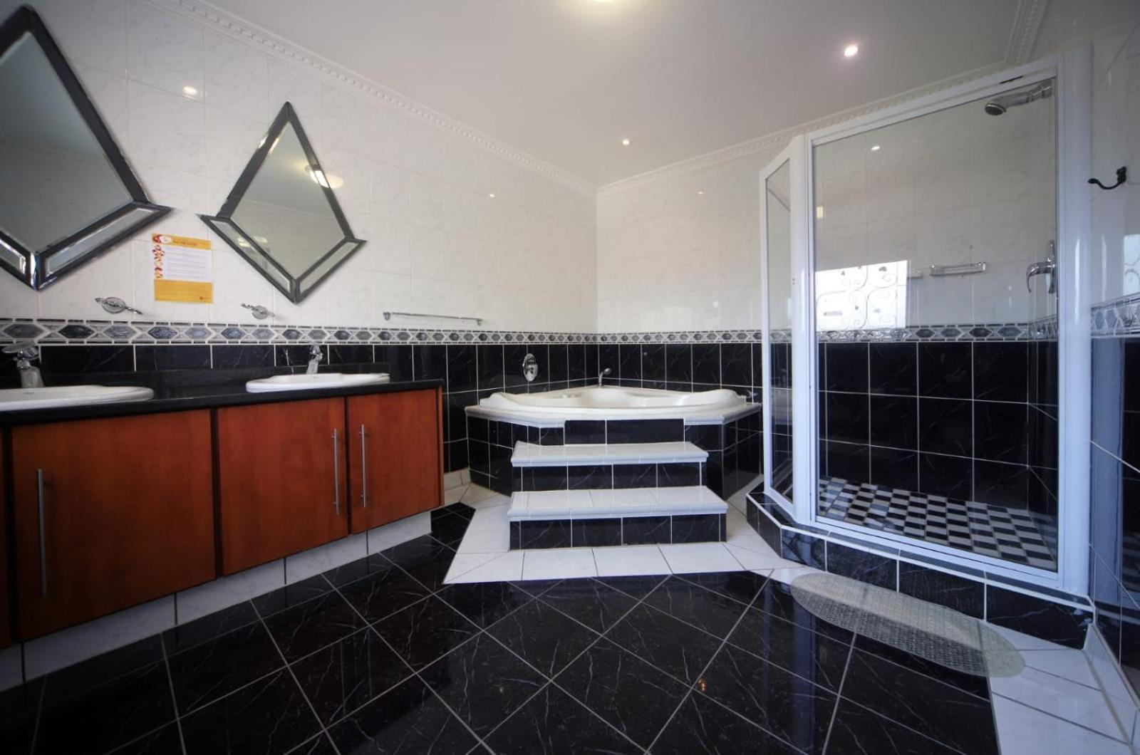 Lodge Savoy Cape Town