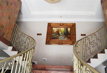 Savoy Lodge Cape Town